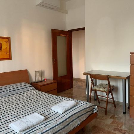 Comfortable Apartament 2 Bedroom Suitable 2-5 Pax Bolonia Zewnętrze zdjęcie